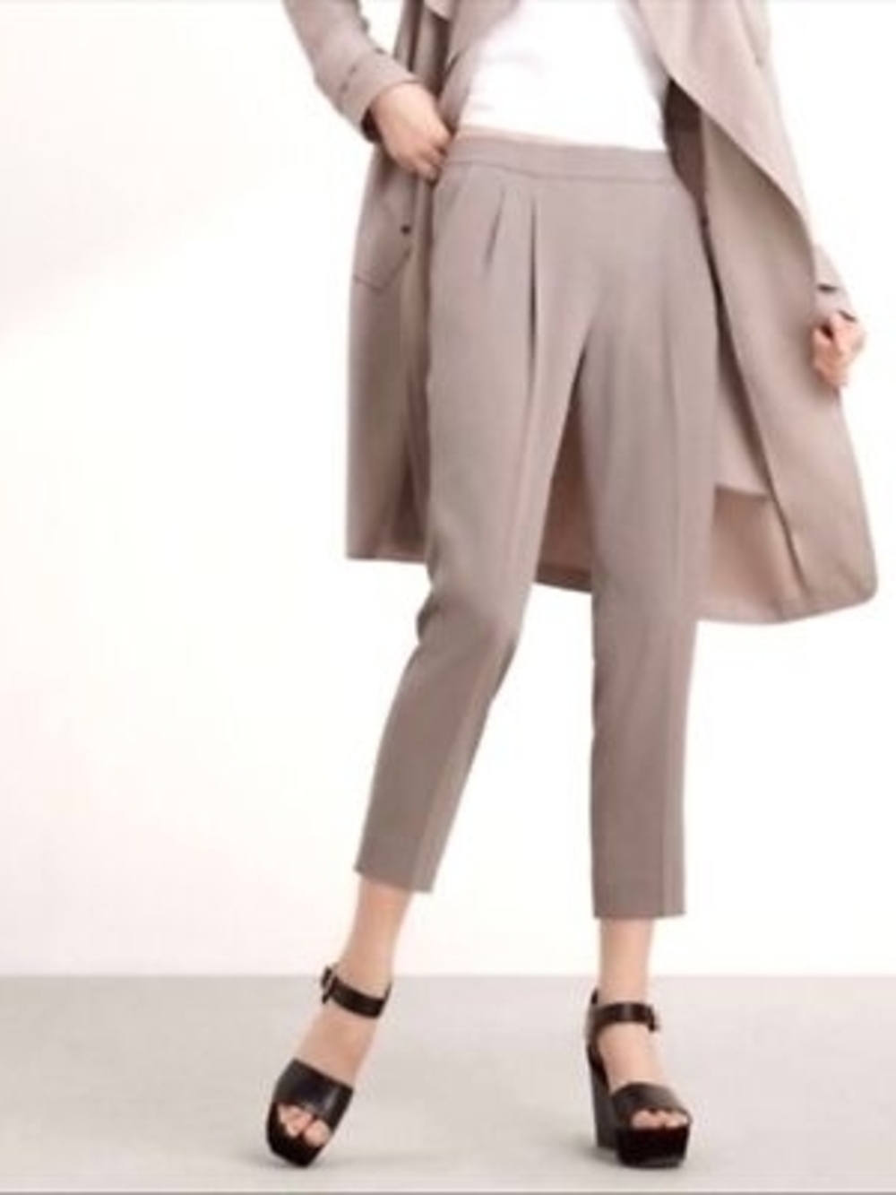 Aritzia Babaton Cohen Pants in Taupe
